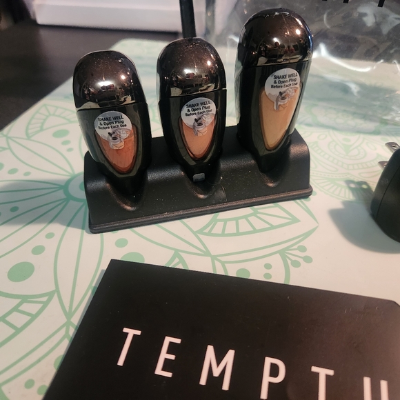 Temptu Airbrush Pro Makeup System 2.0 - Picture 10 of 12